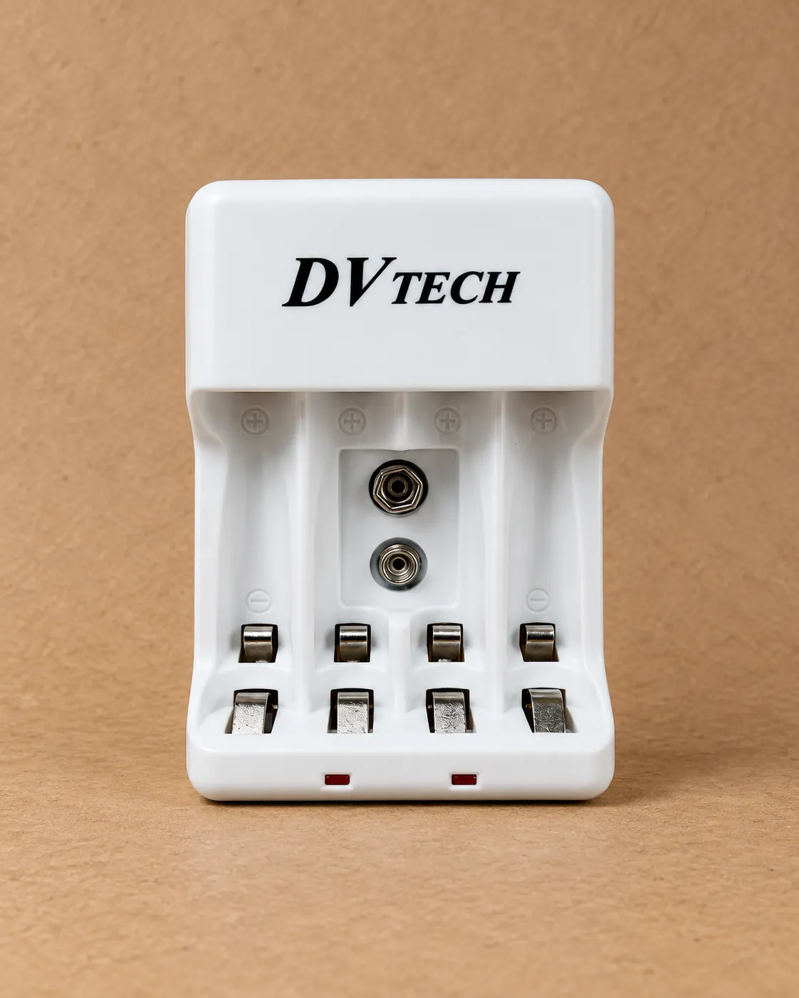DVTECH Cargador de pilas — fotografía de estudio sobre papel kraft